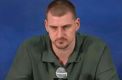 约基奇赛点兑现，上海海港淘汰阿森纳晋级四强，主帅激动落泪的简单介绍